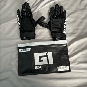 NXTRND G2 Mens Black Football gloves